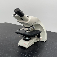 Leica DM 750/4K Microscope image 1